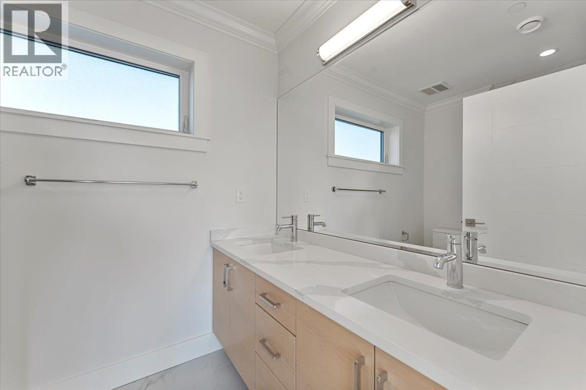 2227 W 16th Avenue, Vancouver, British Columbia  V6K 3B4 - Photo 10 - R3076355