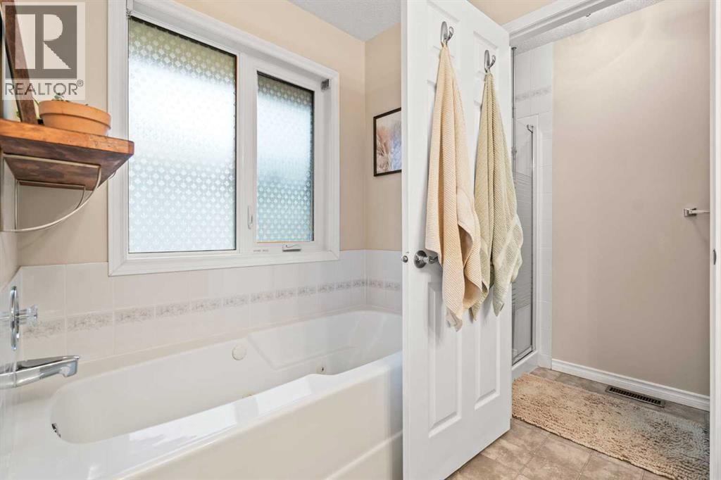 43 Sunset Crescent, Okotoks, Alberta  T1S 1P3 - Photo 25 - A2267944