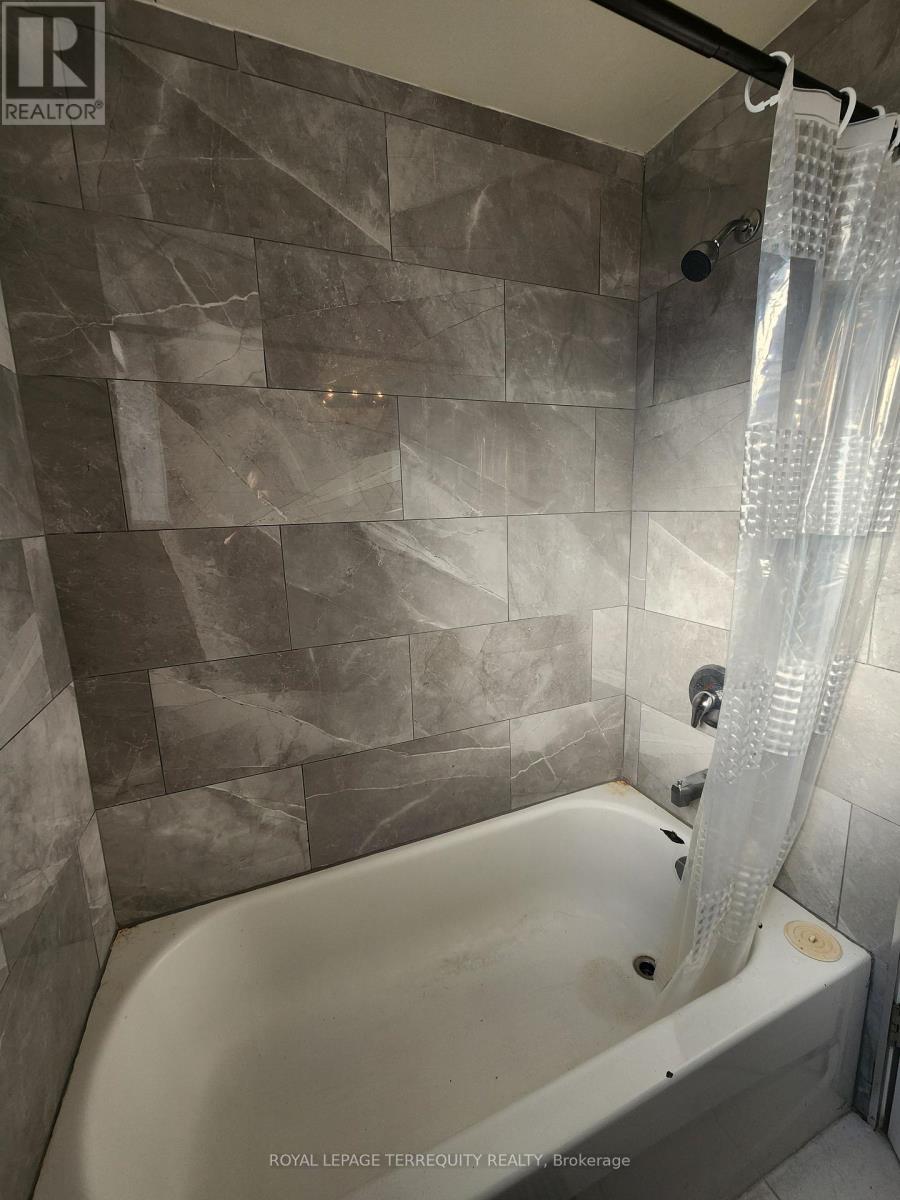 1 - 207 Trent Street E, Whitby, Ontario  L1N 1L7 - Photo 11 - E12670112