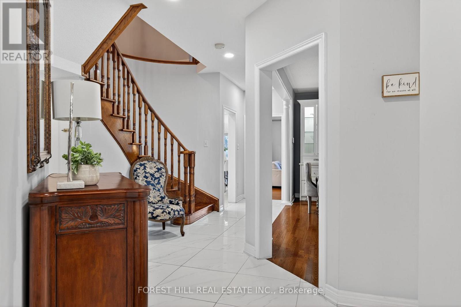 14 Pepperberry Road, Vaughan, Ontario  L4J 8W9 - Photo 4 - N12670092