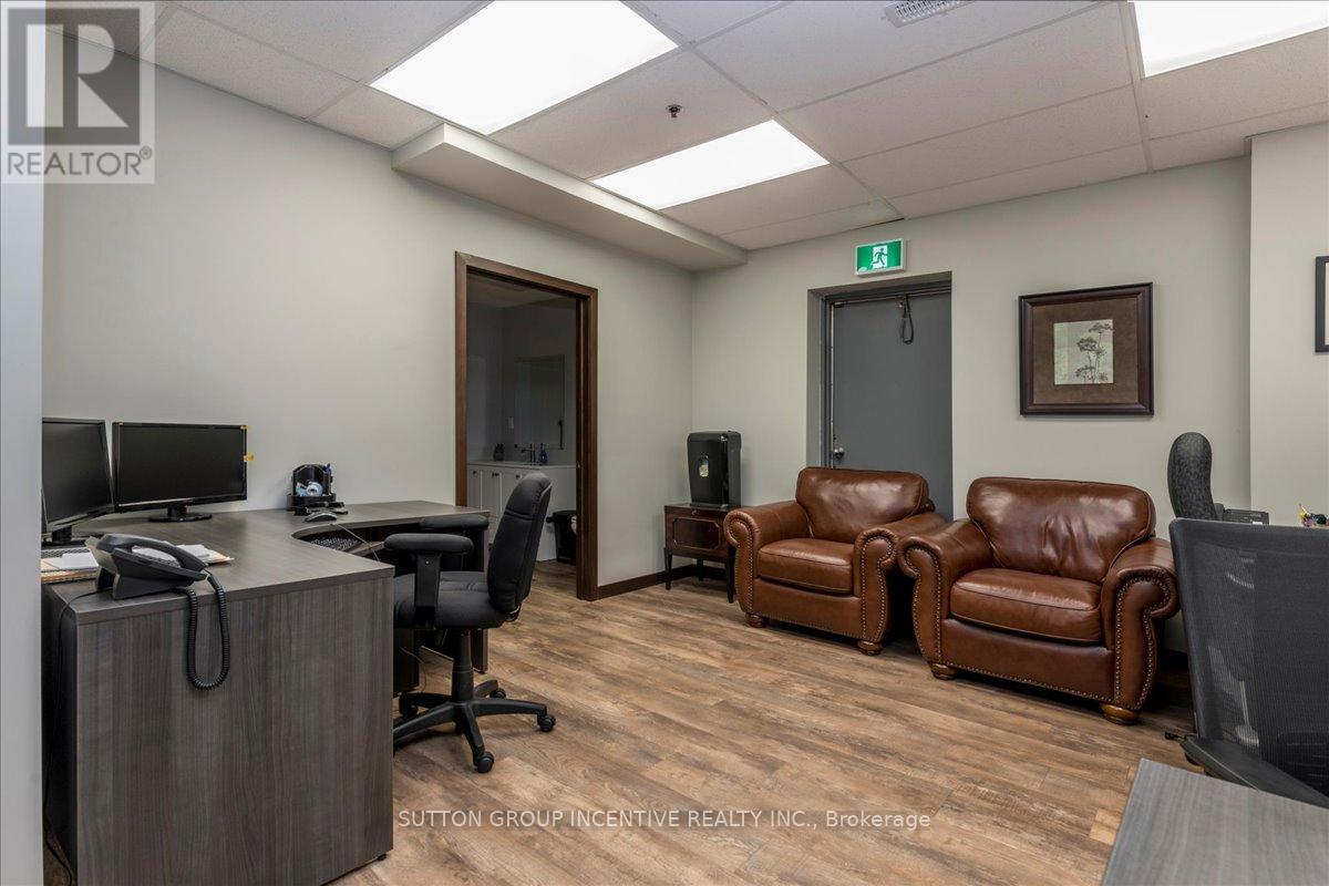 24 & 25 - 11 Patterson Road, Barrie, Ontario  L4N 7W5 - Photo 15 - S12670086