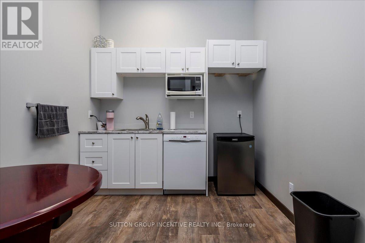 24 & 25 - 11 Patterson Road, Barrie, Ontario  L4N 7W5 - Photo 8 - S12670086