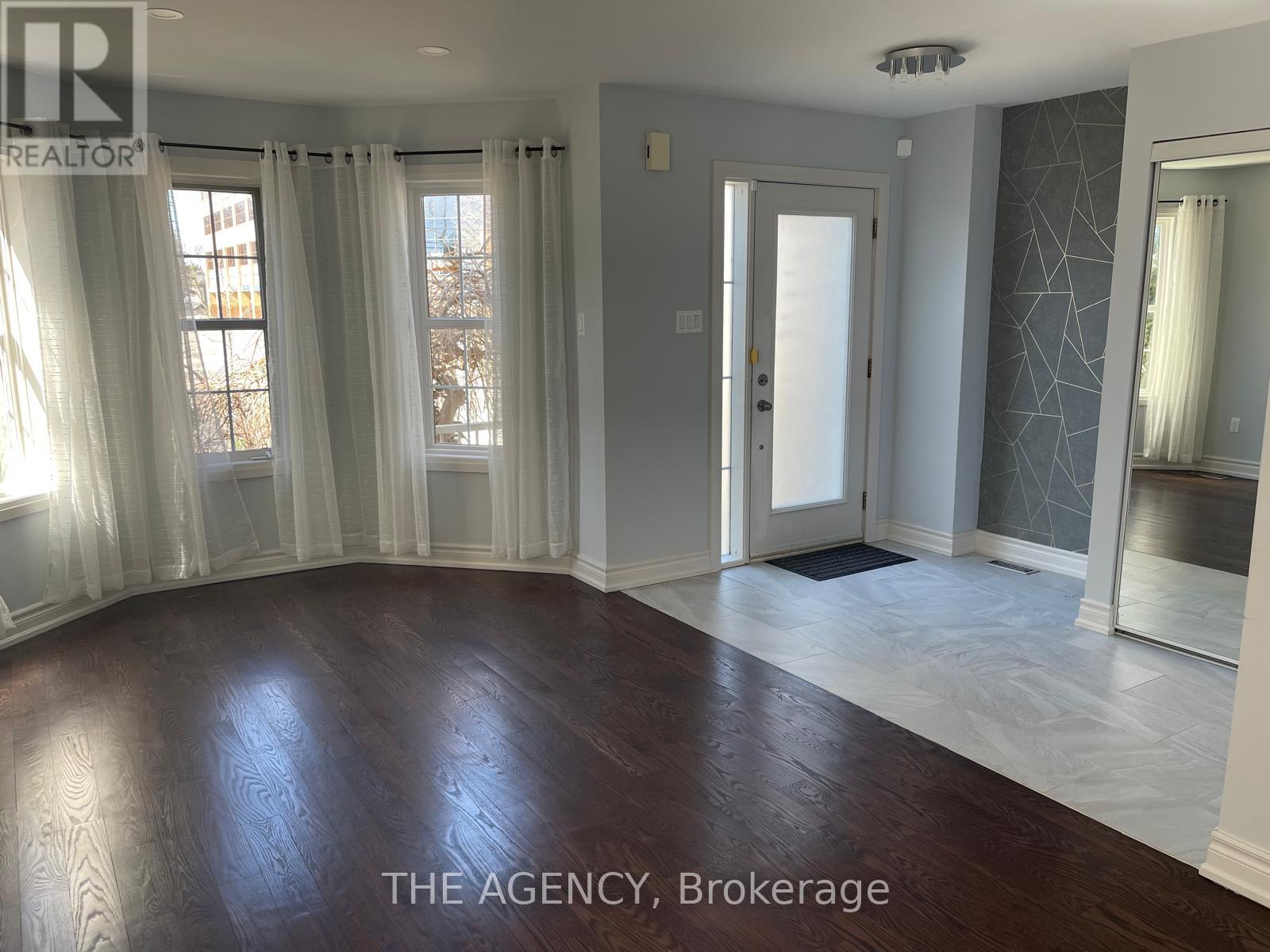 9031 Yonge Street, Richmond Hill, Ontario  L4C 0L2 - Photo 3 - N12664732