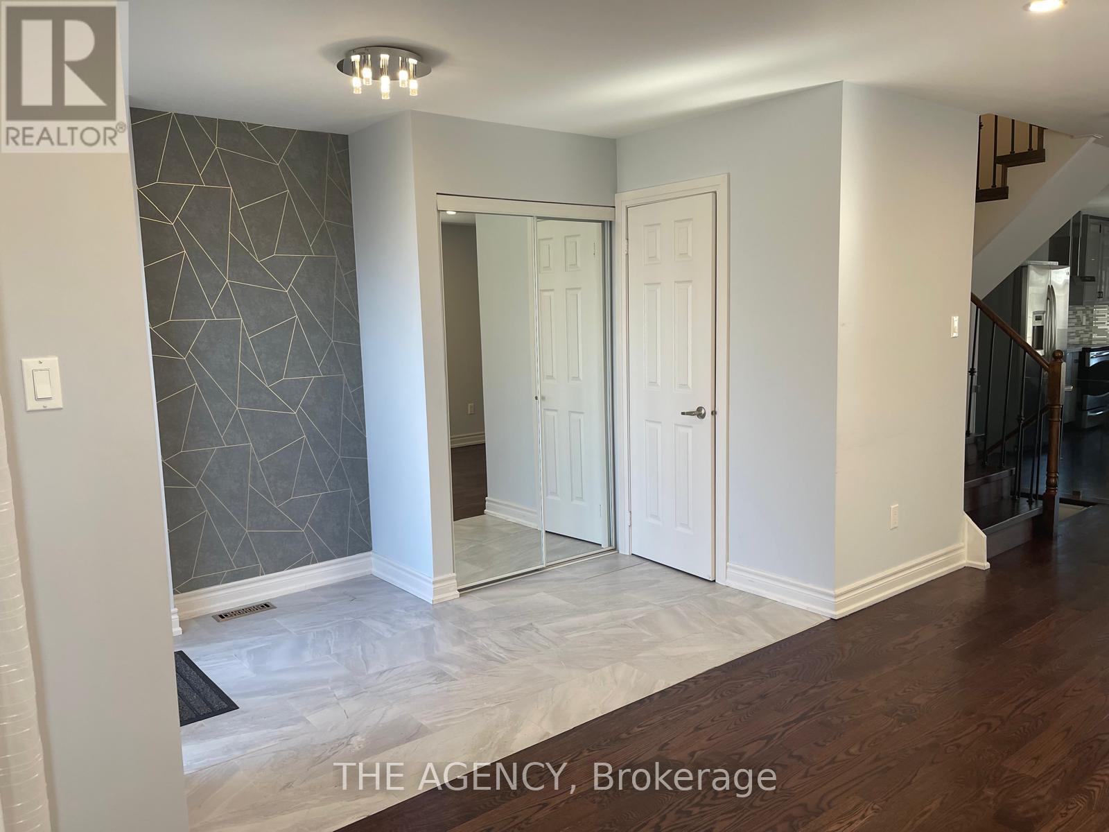 9031 Yonge Street, Richmond Hill, Ontario  L4C 0L2 - Photo 4 - N12664732