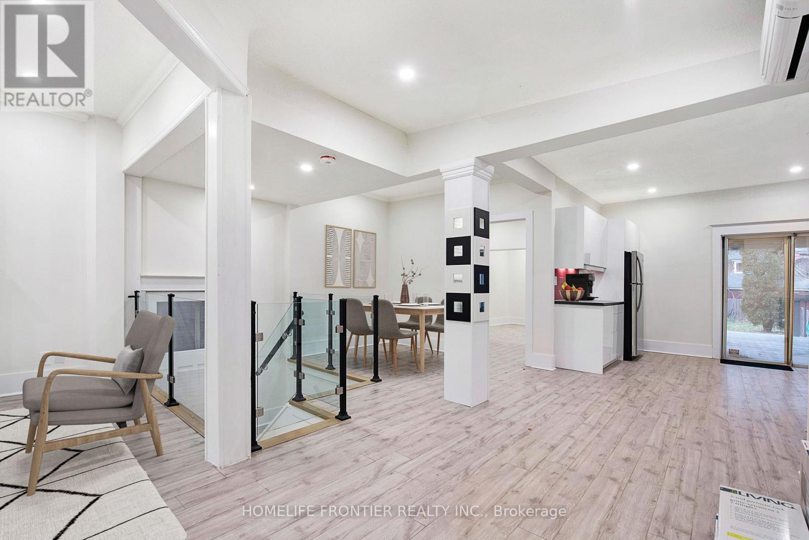 Lower #a - 46 Cowan Avenue, Toronto, Ontario  M6K 2N4 - Photo 10 - W12670084