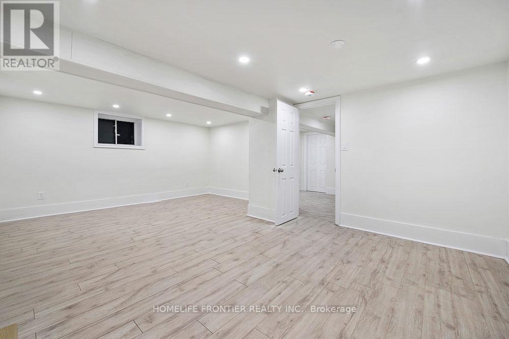 Lower #a - 46 Cowan Avenue, Toronto, Ontario  M6K 2N4 - Photo 17 - W12670084