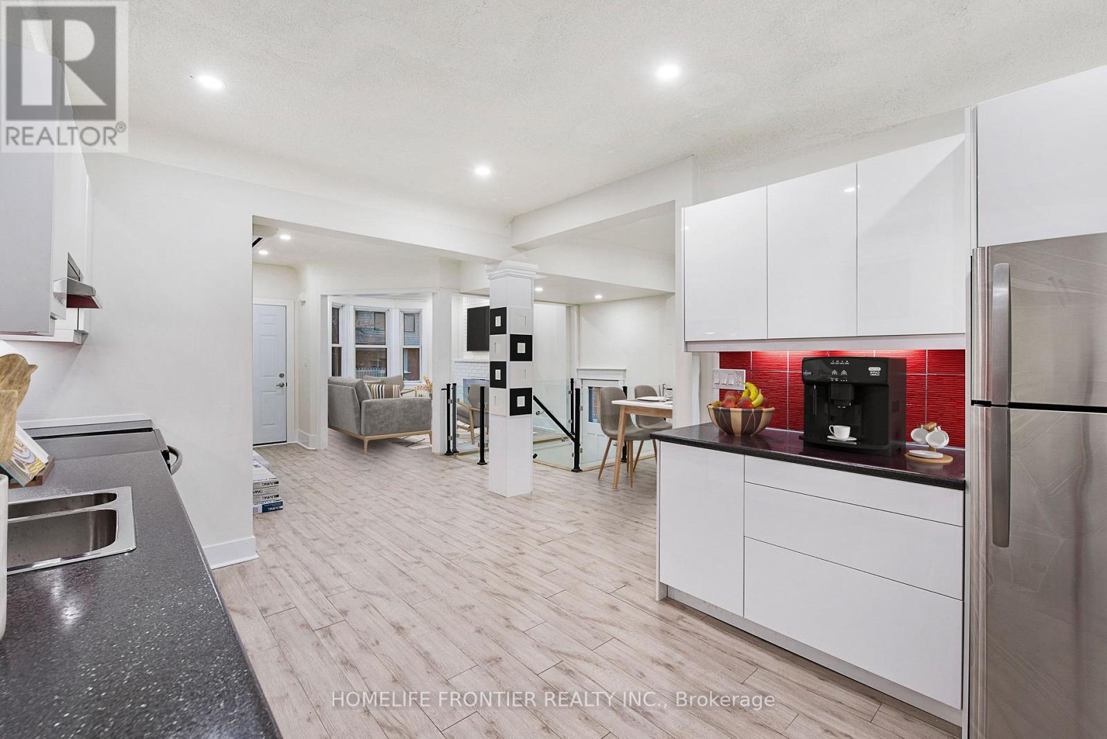 Lower #a - 46 Cowan Avenue, Toronto, Ontario  M6K 2N4 - Photo 6 - W12670084