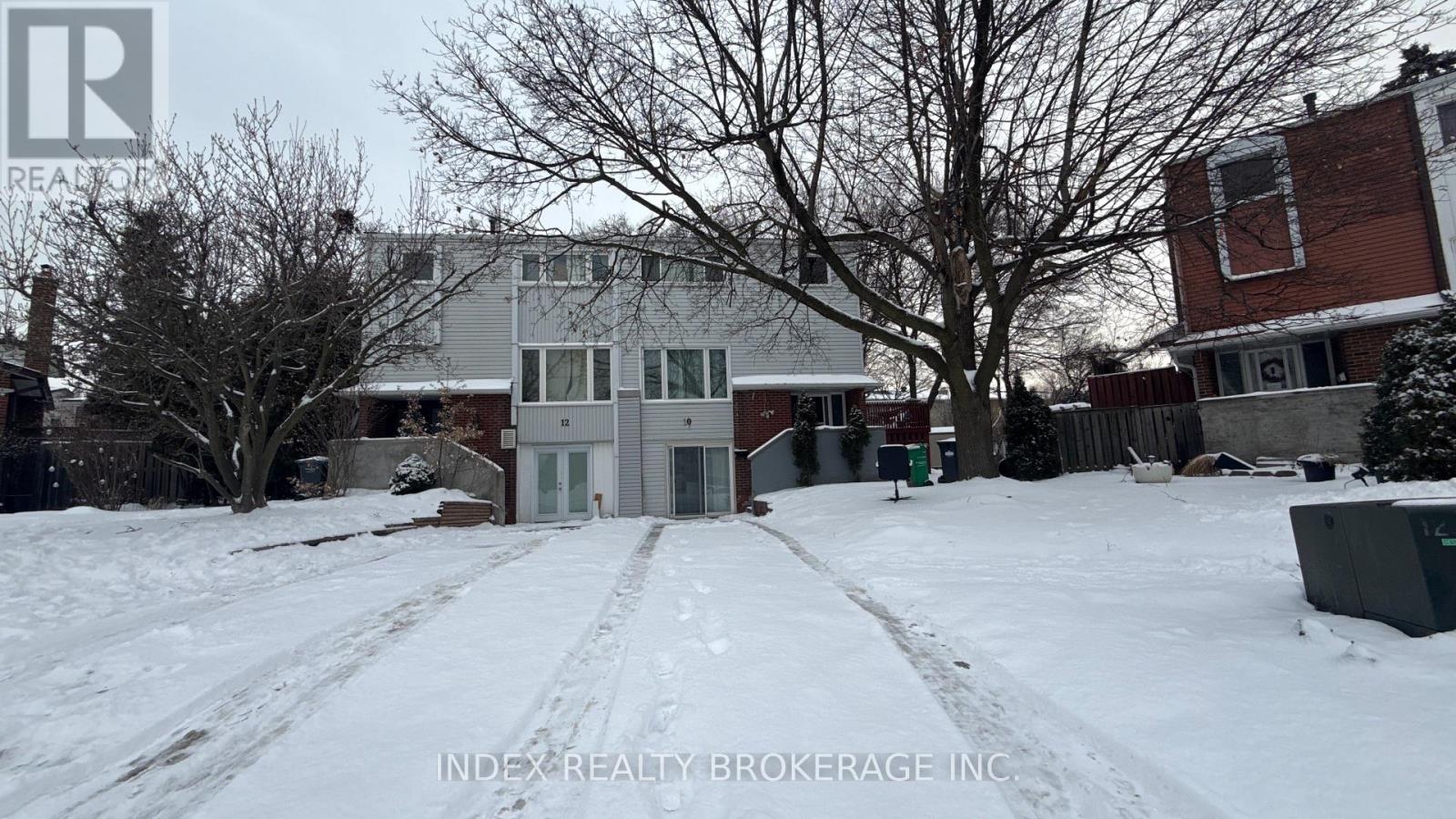 10 Lynwood Court, Brampton, Ontario  L6V 2X4 - Photo 2 - W12670088