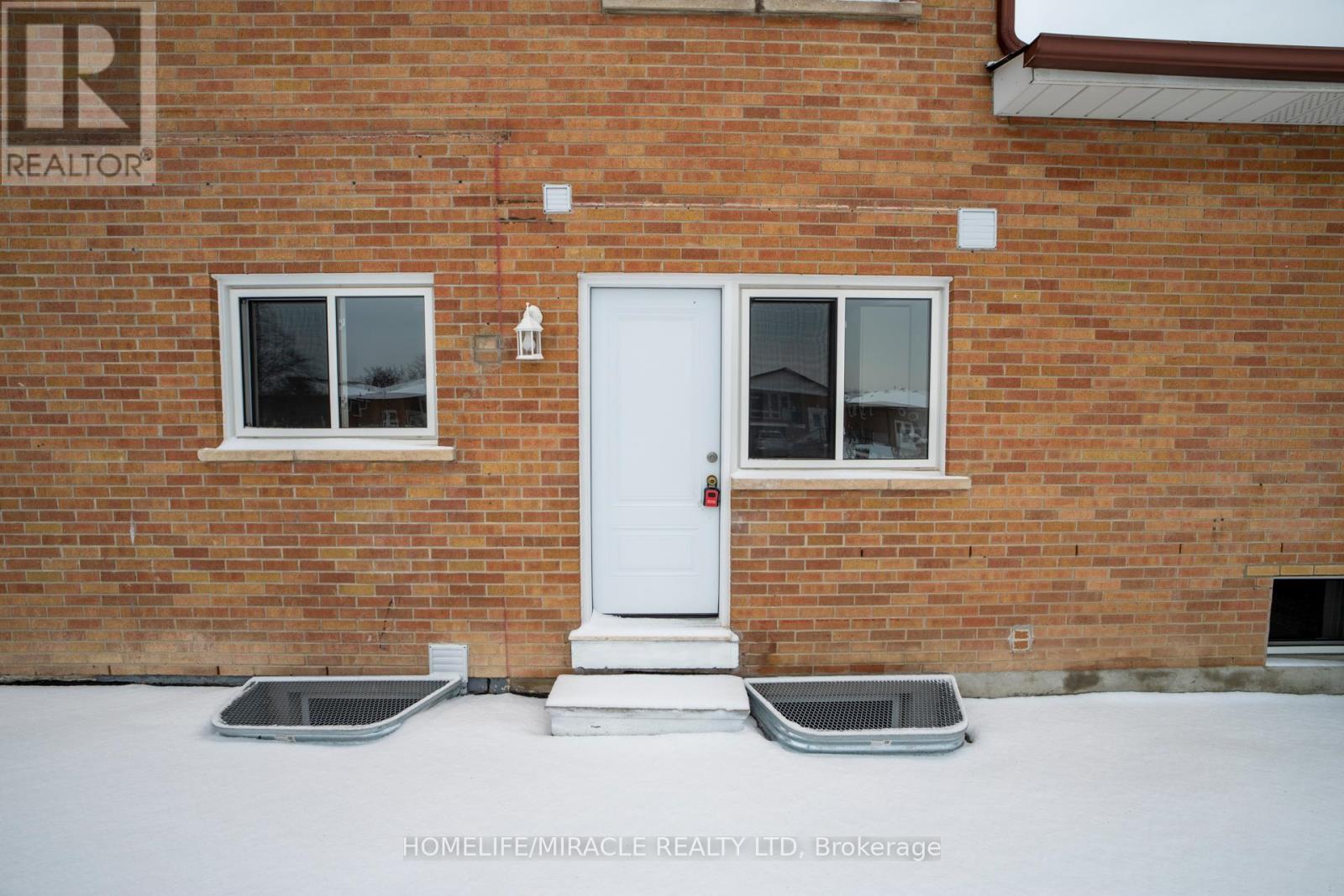 3309 Jolliffe Avenue, Mississauga, Ontario  L4T 1V6 - Photo 4 - W12670100