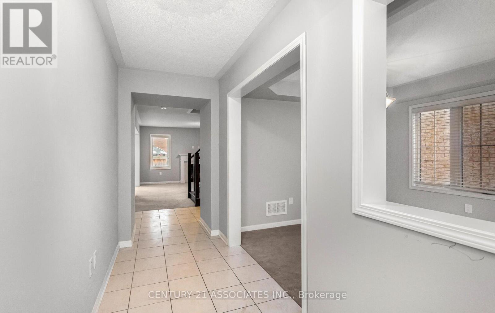 261 Gleave ( Upper Level) Terrace, Milton, Ontario  L9T 8N9 - Photo 5 - W12670102