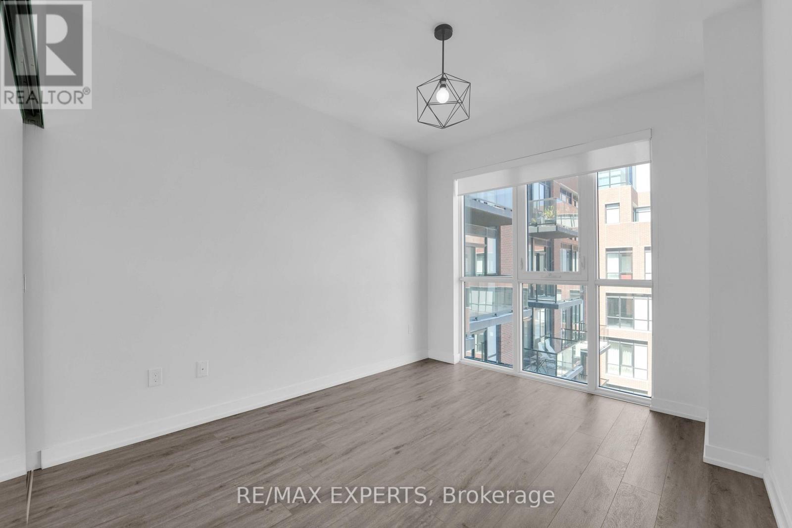 811 - 2300 St Clair Avenue W, Toronto, Ontario  M6N 1K8 - Photo 11 - W12670106