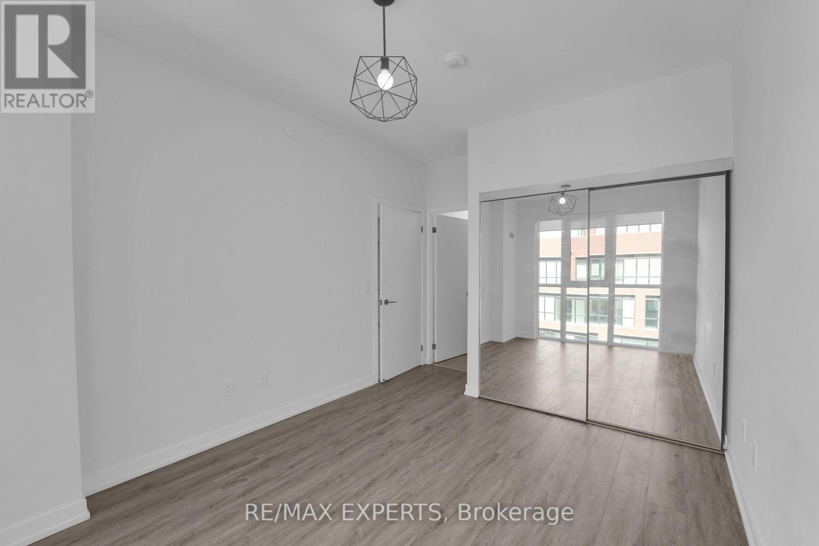 811 - 2300 St Clair Avenue W, Toronto, Ontario  M6N 1K8 - Photo 14 - W12670106