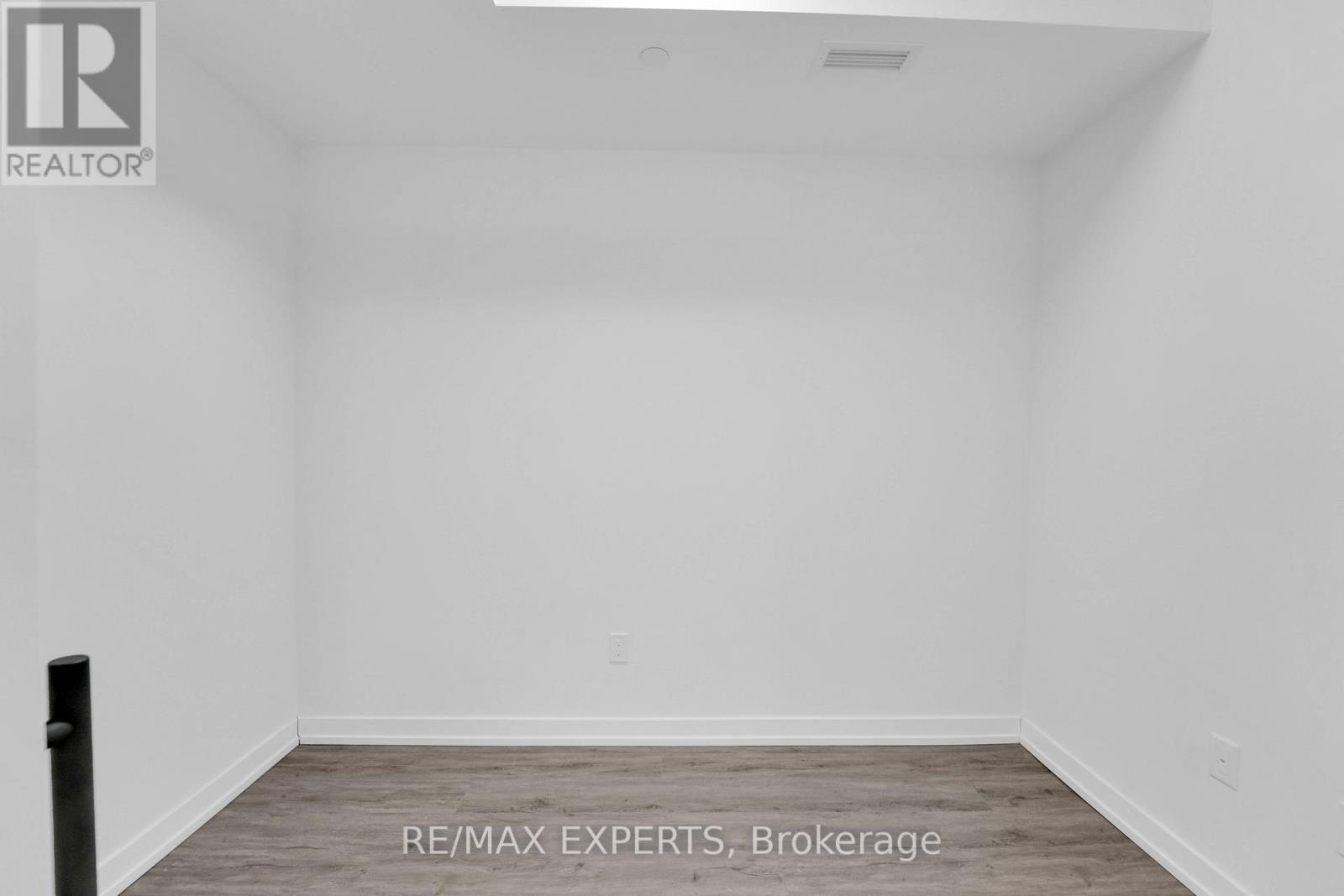 811 - 2300 St Clair Avenue W, Toronto, Ontario  M6N 1K8 - Photo 16 - W12670106