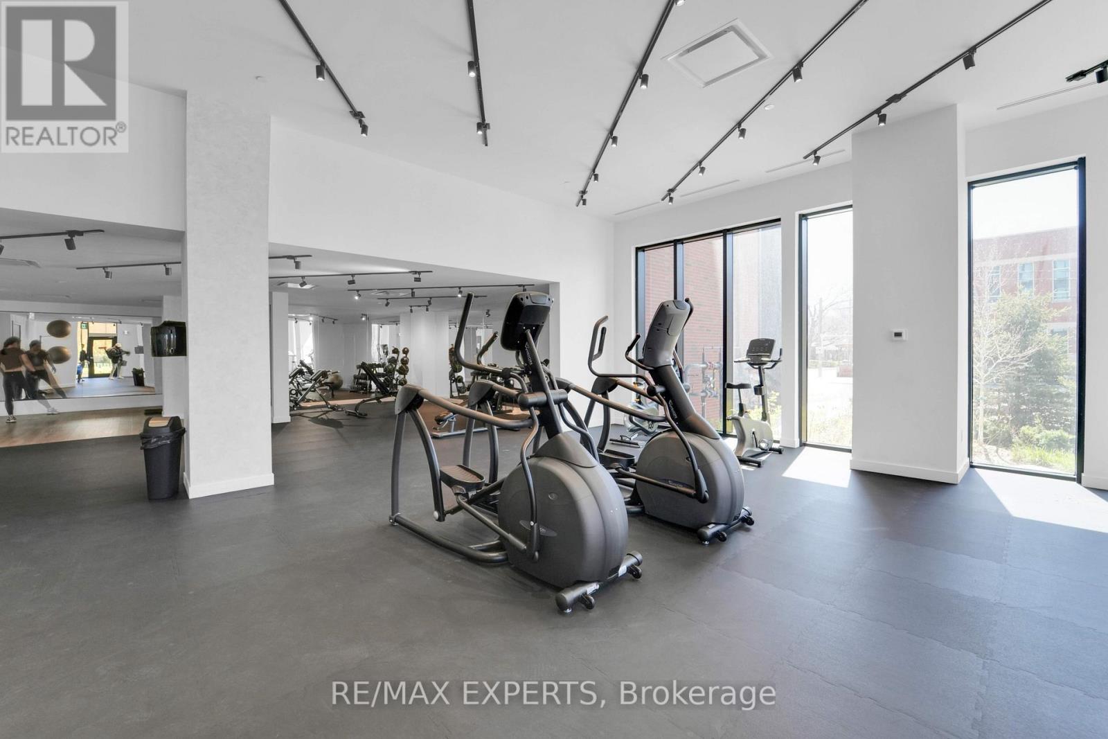 811 - 2300 St Clair Avenue W, Toronto, Ontario  M6N 1K8 - Photo 24 - W12670106