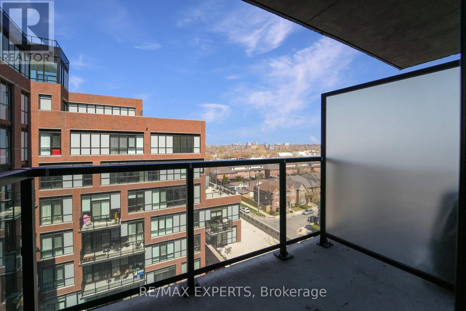 811 - 2300 St Clair Avenue W, Toronto, Ontario  M6N 1K8 - Photo 8 - W12670106