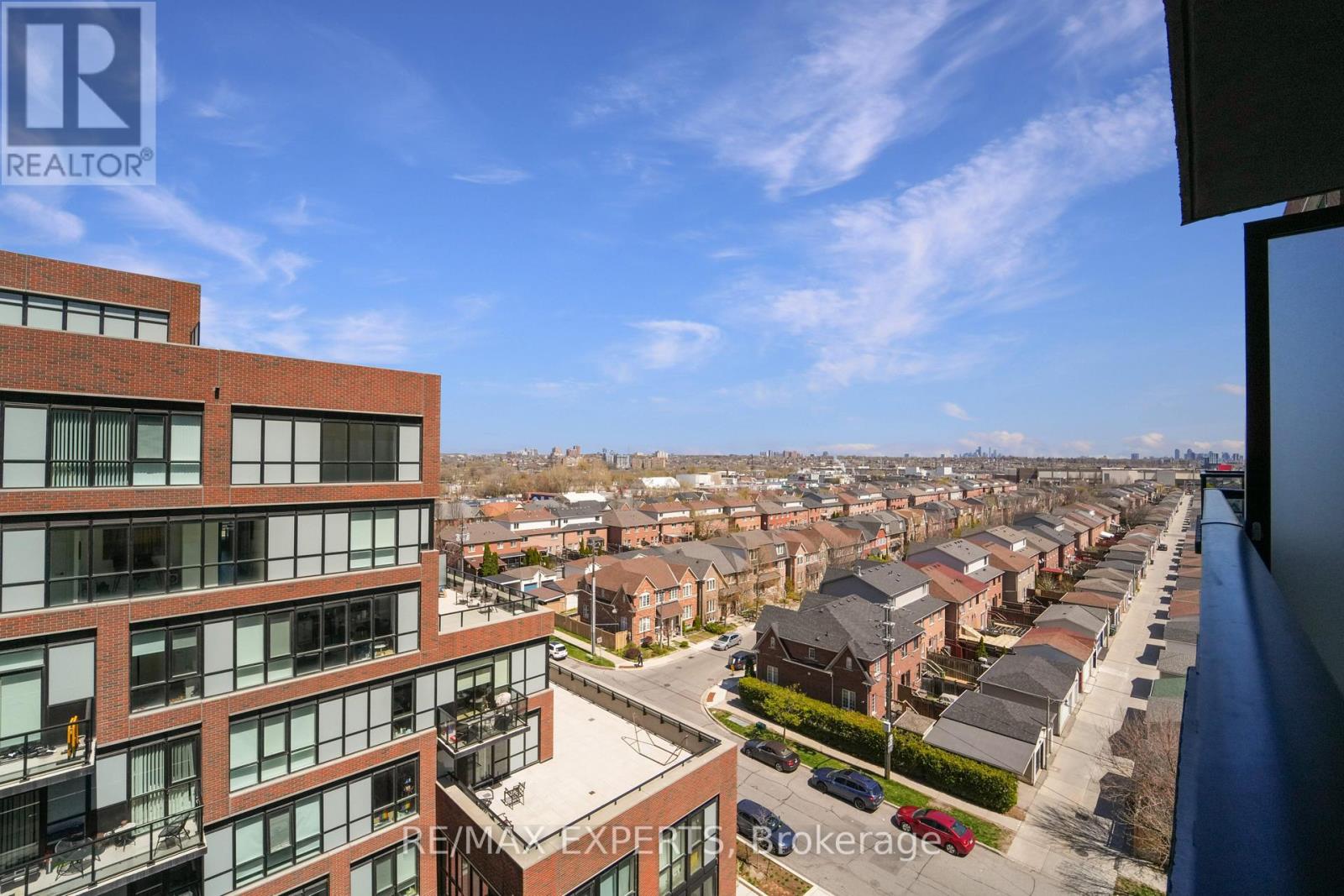 811 - 2300 St Clair Avenue W, Toronto, Ontario  M6N 1K8 - Photo 9 - W12670106