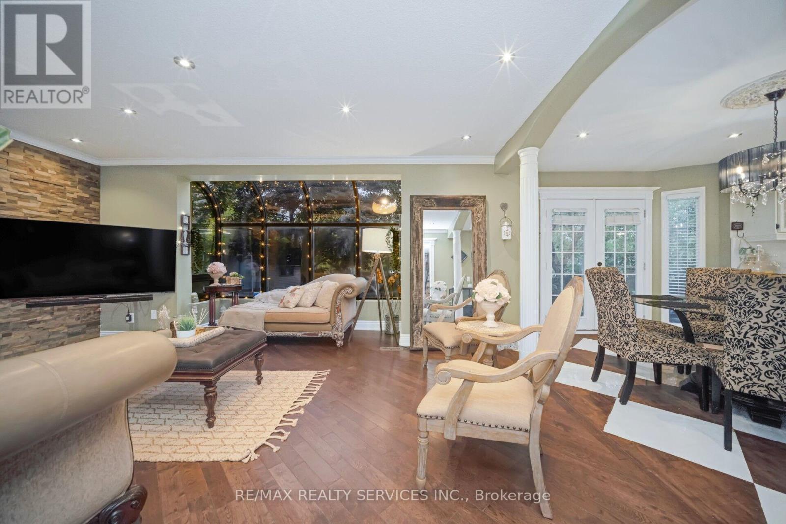 74 Leeward Drive N, Brampton, Ontario  L6S 5V8 - Photo 10 - W12670108