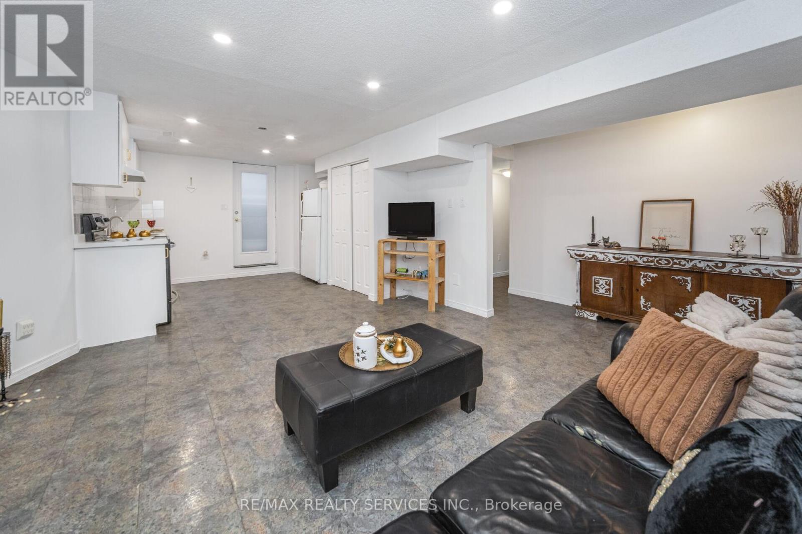 74 Leeward Drive N, Brampton, Ontario  L6S 5V8 - Photo 40 - W12670108