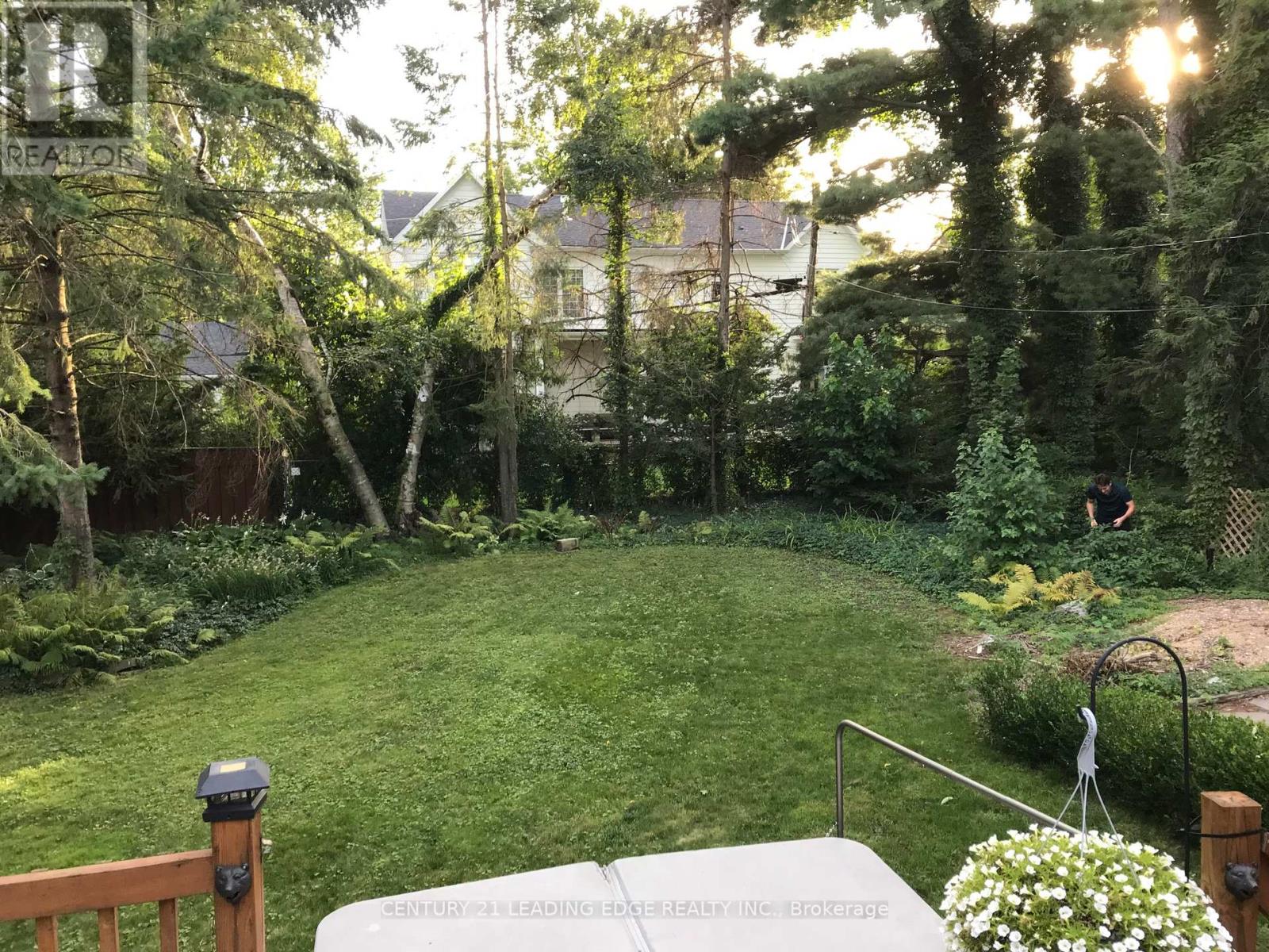 224 Poplar Drive, Burlington, Ontario  L7L 2N4 - Photo 19 - W12670114