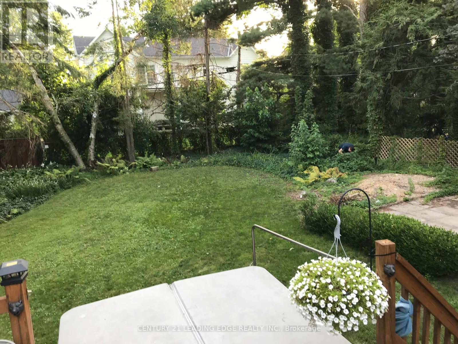 224 Poplar Drive, Burlington, Ontario  L7L 2N4 - Photo 20 - W12670114