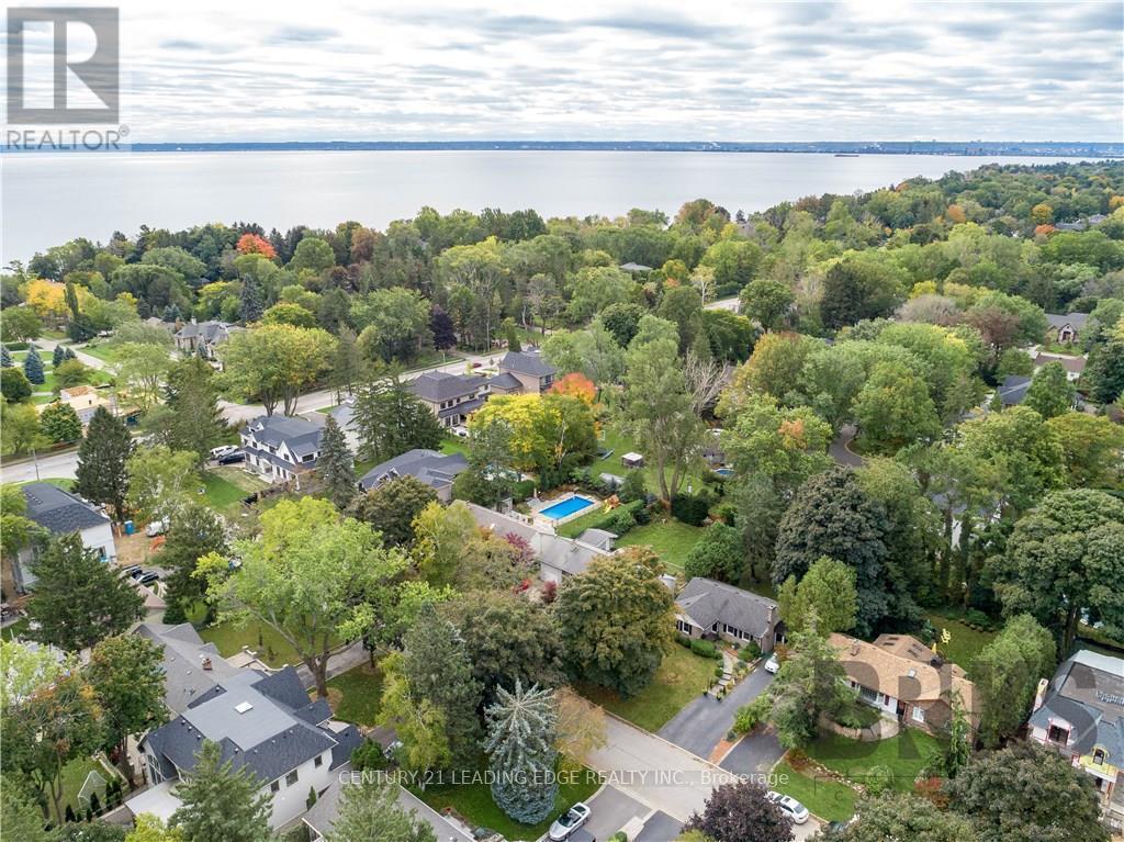 224 Poplar Drive, Burlington, Ontario  L7L 2N4 - Photo 4 - W12670114