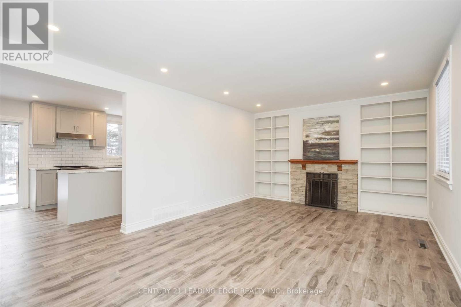 224 Poplar Drive, Burlington, Ontario  L7L 2N4 - Photo 6 - W12670114