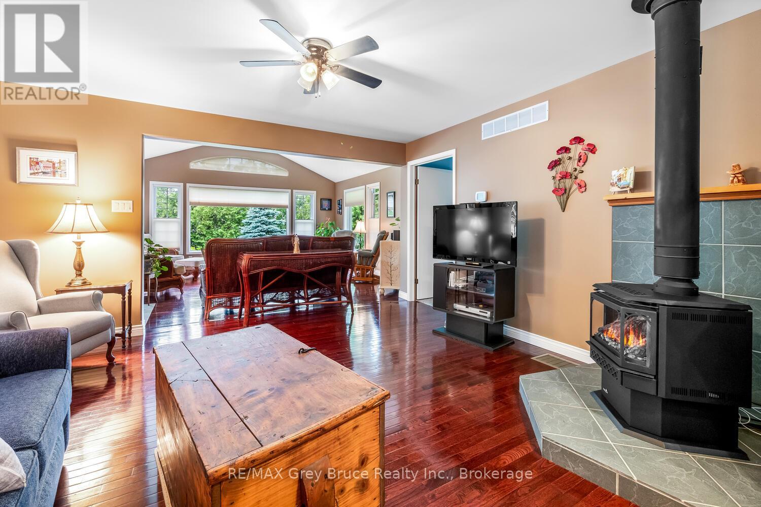 186 Hope Bay Road, South Bruce Peninsula, Ontario  N0H 2T0 - Photo 18 - X12253861