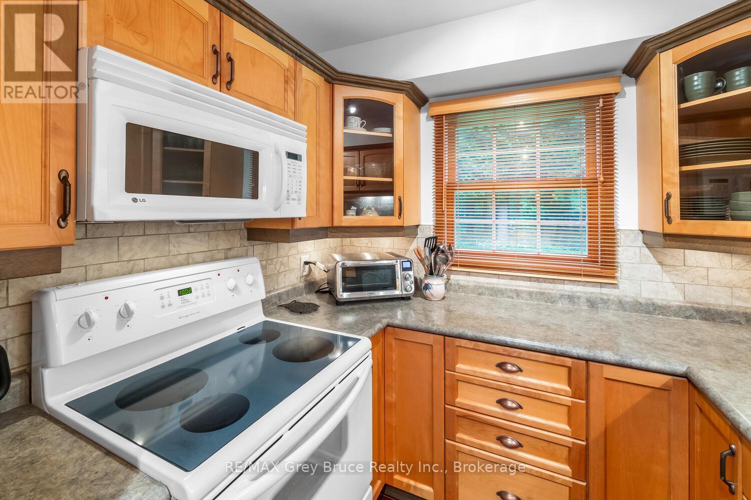 186 Hope Bay Road, South Bruce Peninsula, Ontario  N0H 2T0 - Photo 15 - X12253861