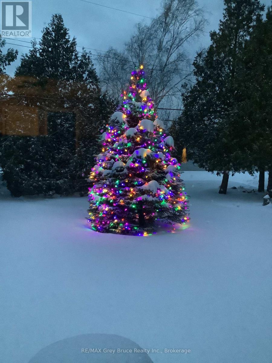 186 Hope Bay Road, South Bruce Peninsula, Ontario  N0H 2T0 - Photo 2 - X12253861