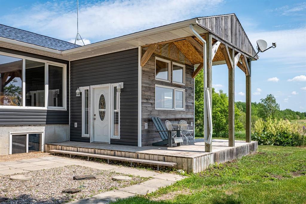 60 Whitecrest Drive, Lac Du Bonnet Rm, Manitoba  R0E 1A0 - Photo 1 - 202600408