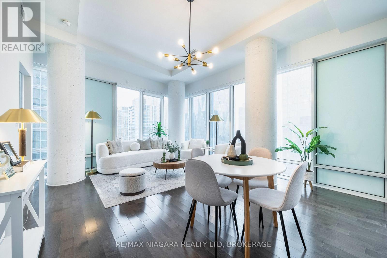 2802 - 8 The Esplanade Street, Toronto, Ontario  M5E 0A6 - Photo 21 - C12670160