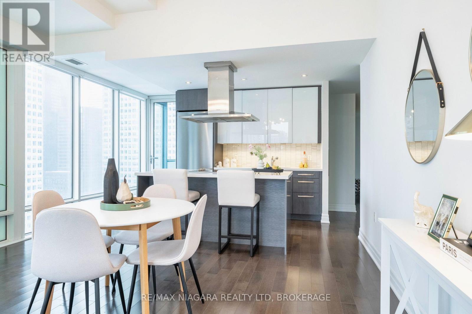 2802 - 8 The Esplanade Street, Toronto, Ontario  M5E 0A6 - Photo 22 - C12670160