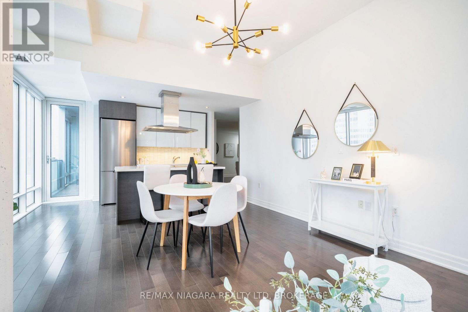 2802 - 8 The Esplanade Street, Toronto, Ontario  M5E 0A6 - Photo 29 - C12670160