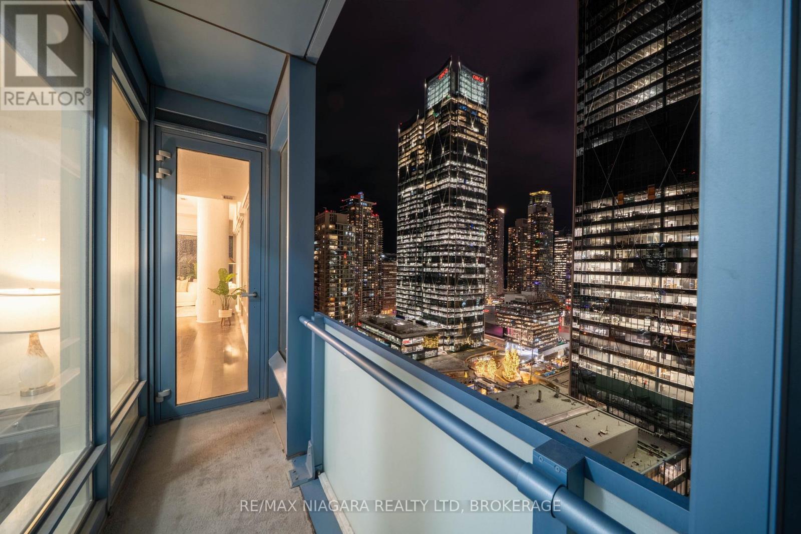 2802 - 8 The Esplanade Street, Toronto, Ontario  M5E 0A6 - Photo 40 - C12670160