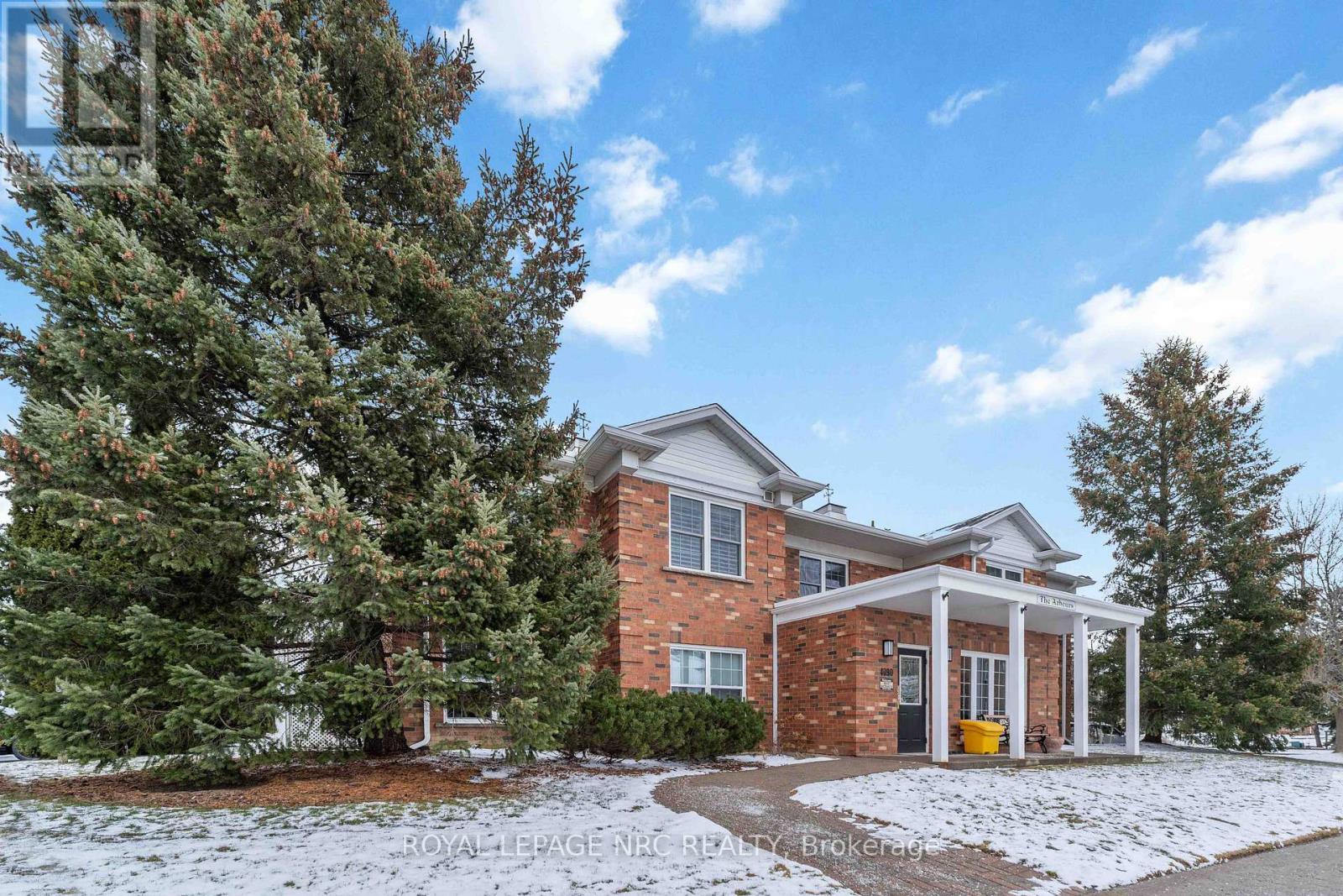 104 - 4090 JOHN CHARLES BOULEVARD, Lincoln, Ontario