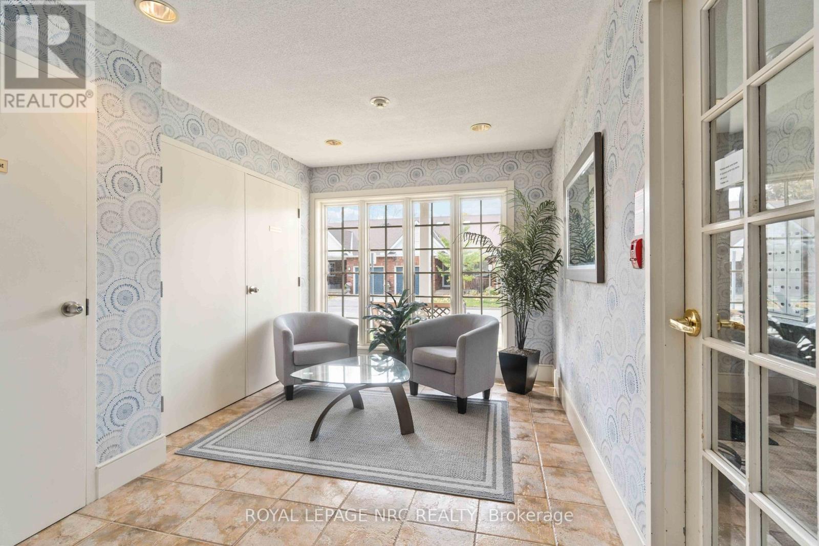 104 - 4090 John Charles Boulevard, Lincoln, Ontario  L0R 2C0 - Photo 4 - X12670192