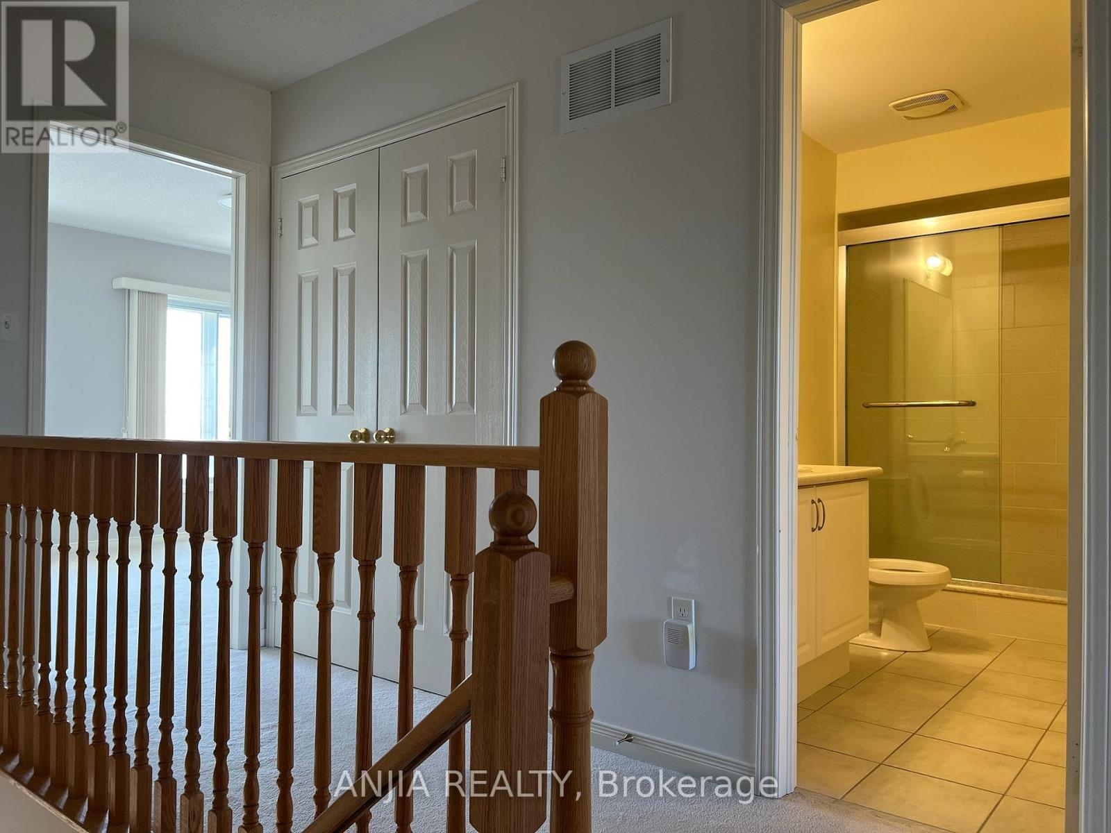 78 Thoroughbred Way, Markham, Ontario  L6C 0B6 - Photo 7 - N12665978