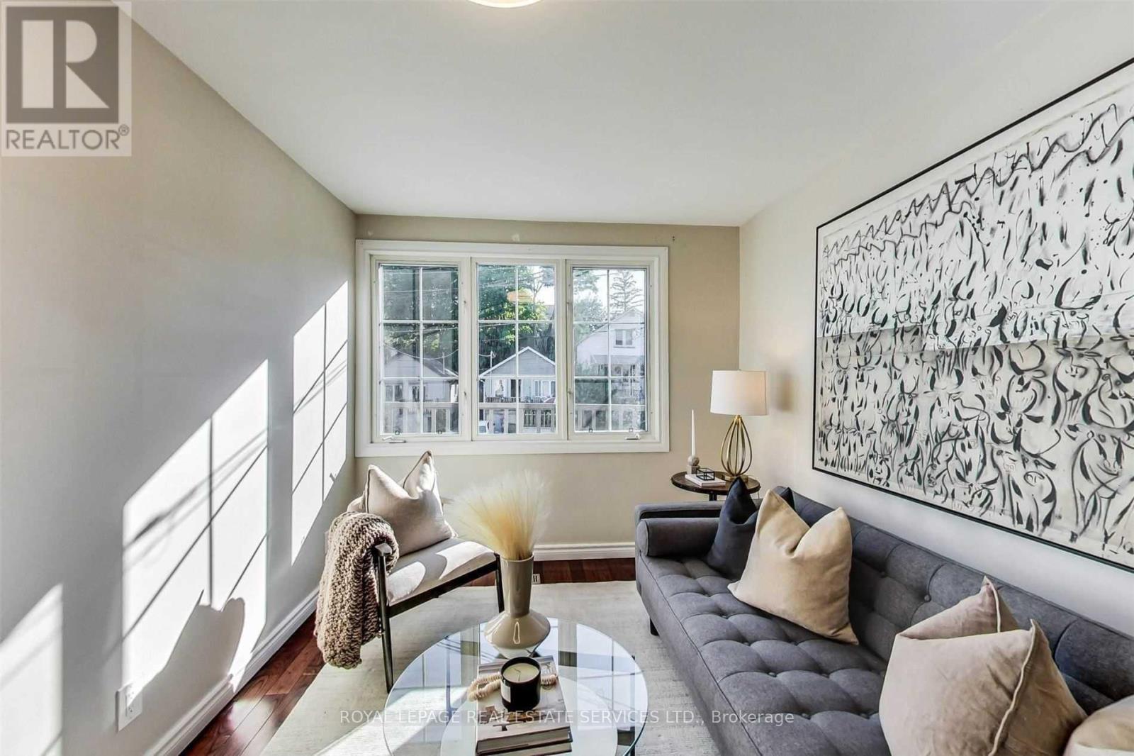 Main - 21 Haverson Boulevard, Toronto, Ontario  M6M 3J5 - Photo 3 - W12670158