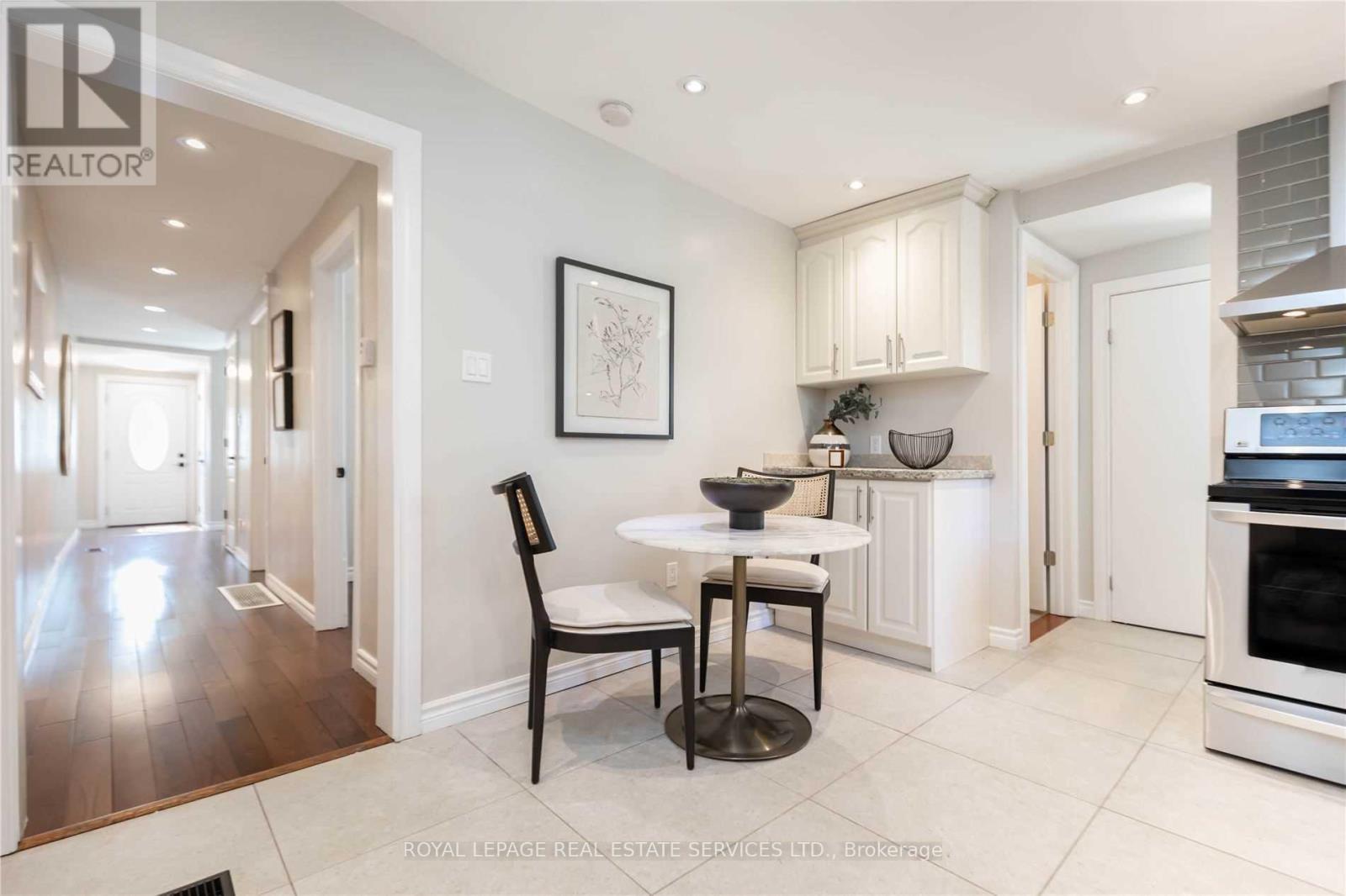 Main - 21 Haverson Boulevard, Toronto, Ontario  M6M 3J5 - Photo 4 - W12670158