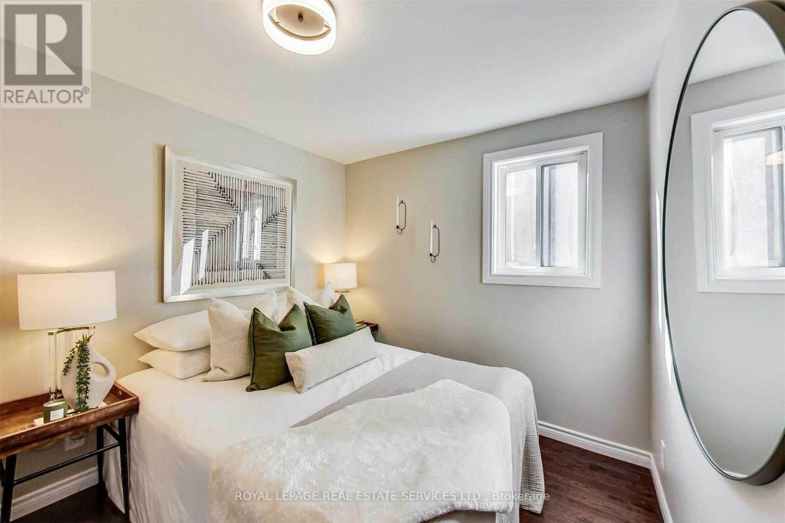 Main - 21 Haverson Boulevard, Toronto, Ontario  M6M 3J5 - Photo 7 - W12670158