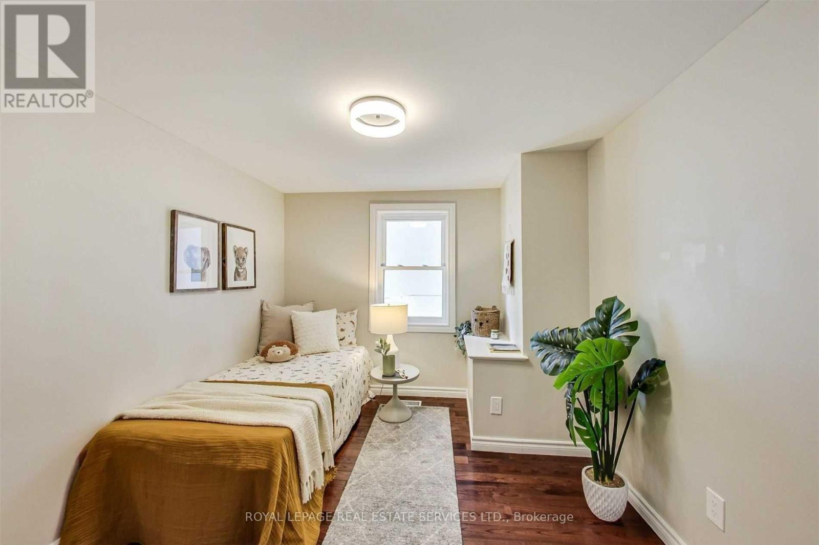 Main - 21 Haverson Boulevard, Toronto, Ontario  M6M 3J5 - Photo 8 - W12670158