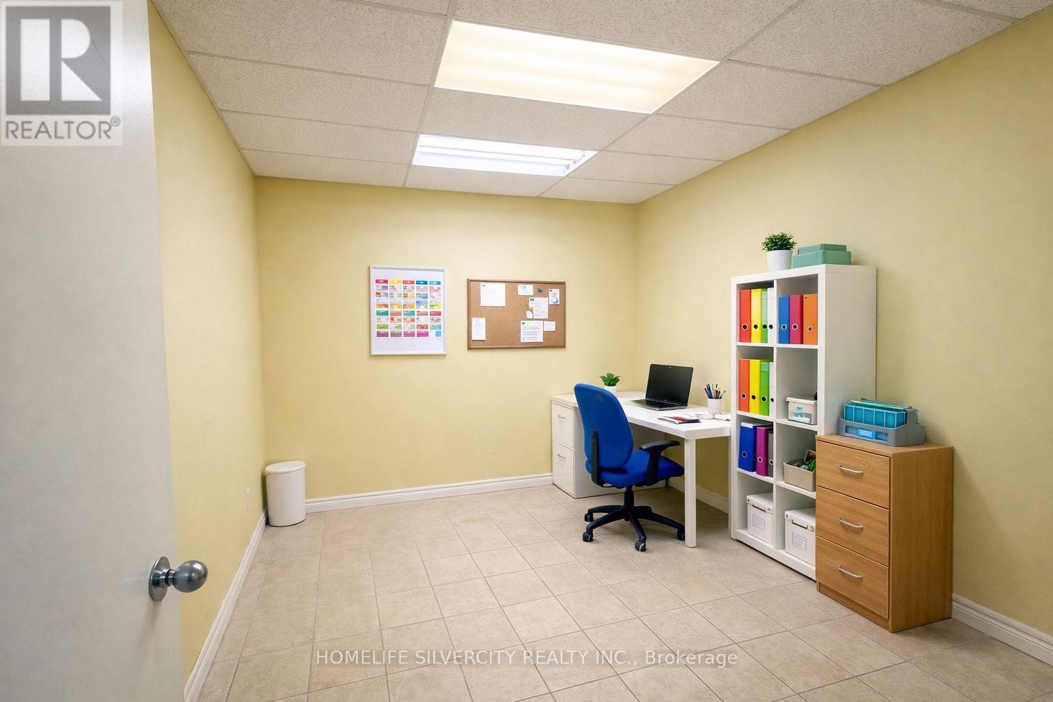 31 - 2053 Williams Parkway, Brampton, Ontario  L6S 5T4 - Photo 3 - W12670170