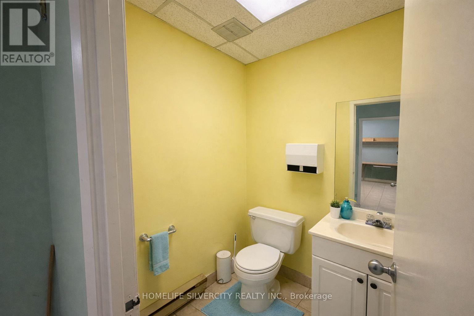 31 - 2053 Williams Parkway, Brampton, Ontario  L6S 5T4 - Photo 5 - W12670170