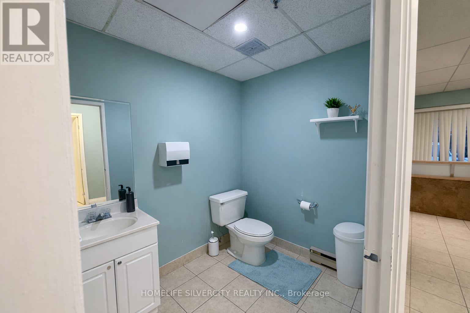 31 - 2053 Williams Parkway, Brampton, Ontario  L6S 5T4 - Photo 6 - W12670170