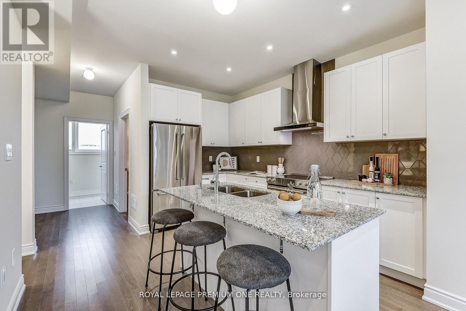 117 Tennant Circle, Vaughan, Ontario  L4H 5L5 - Photo 11 - N12669126