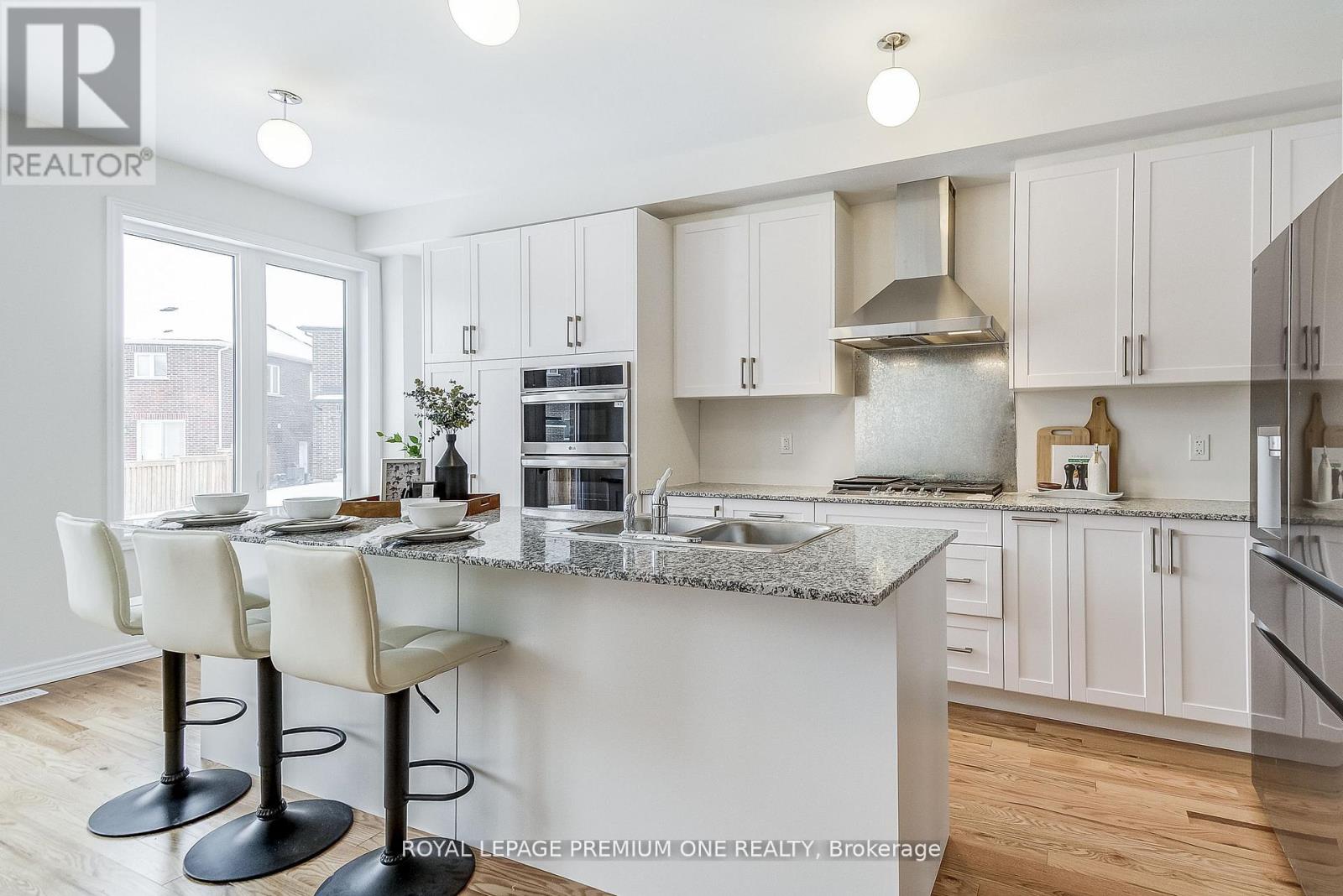 440 Kennedy Circle, Milton, Ontario  L9T 7E7 - Photo 13 - W12669302