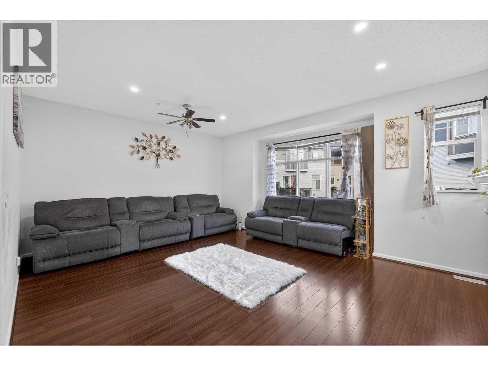 57 1010 EWEN AVENUE, New Westminster, British Columbia