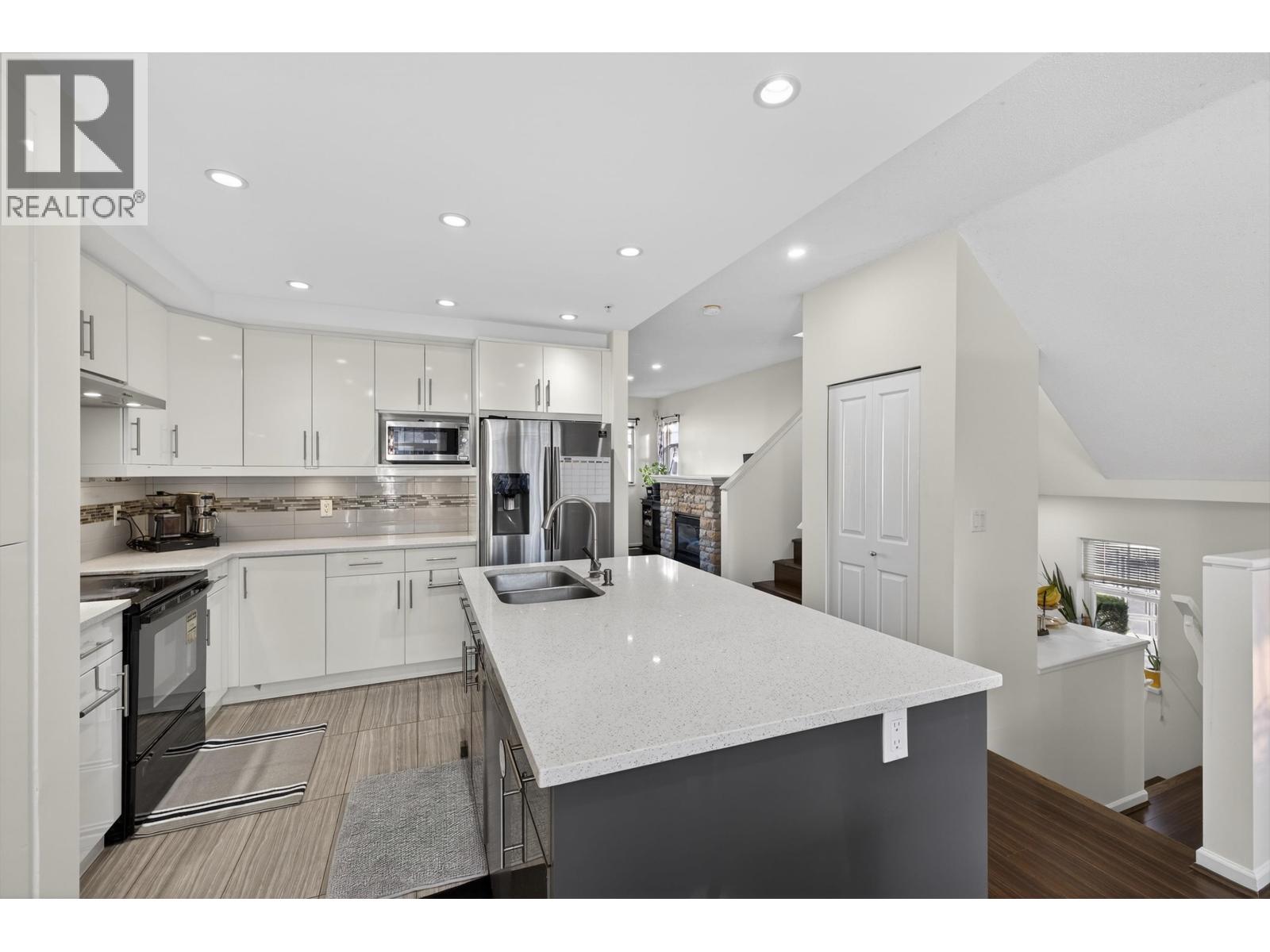 57 1010 Ewen Avenue, New Westminster, British Columbia V3M 5C9 - Photo 9 - R3076775