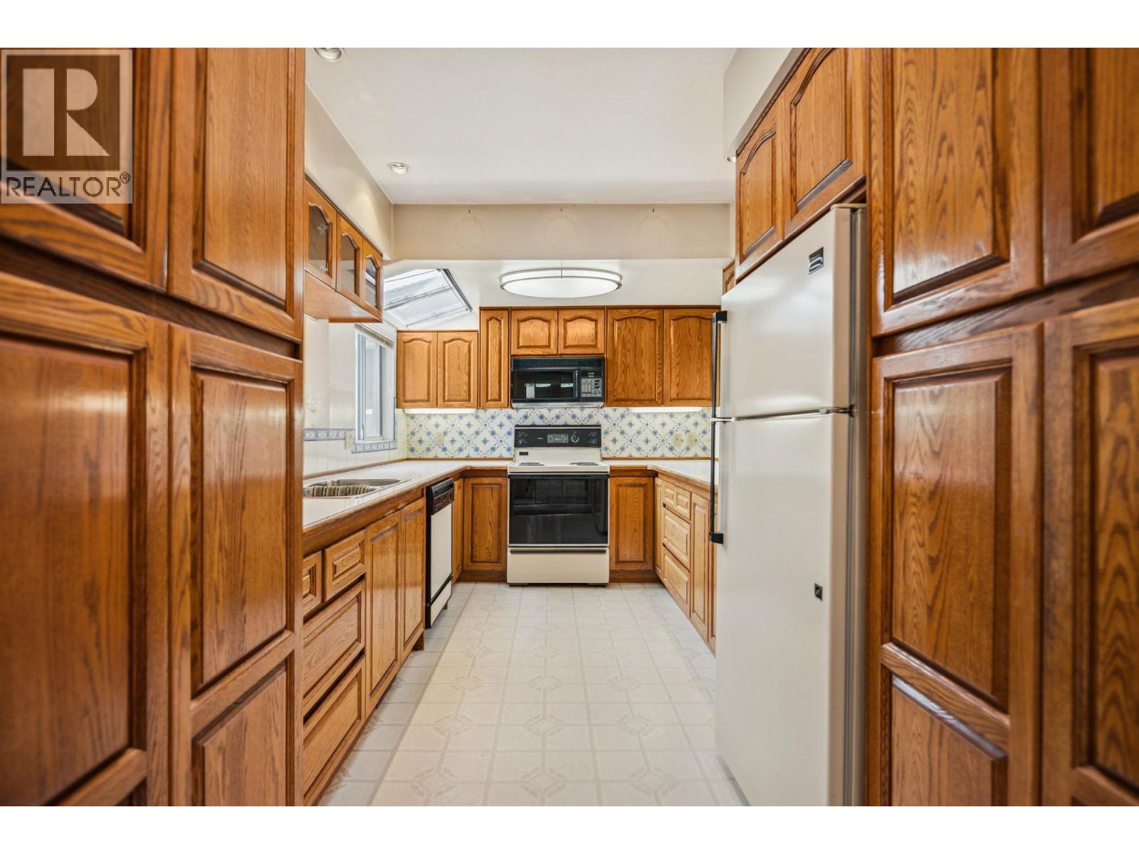 5525 Crown Street, Vancouver, British Columbia  V6N 2B6 - Photo 10 - R3076732