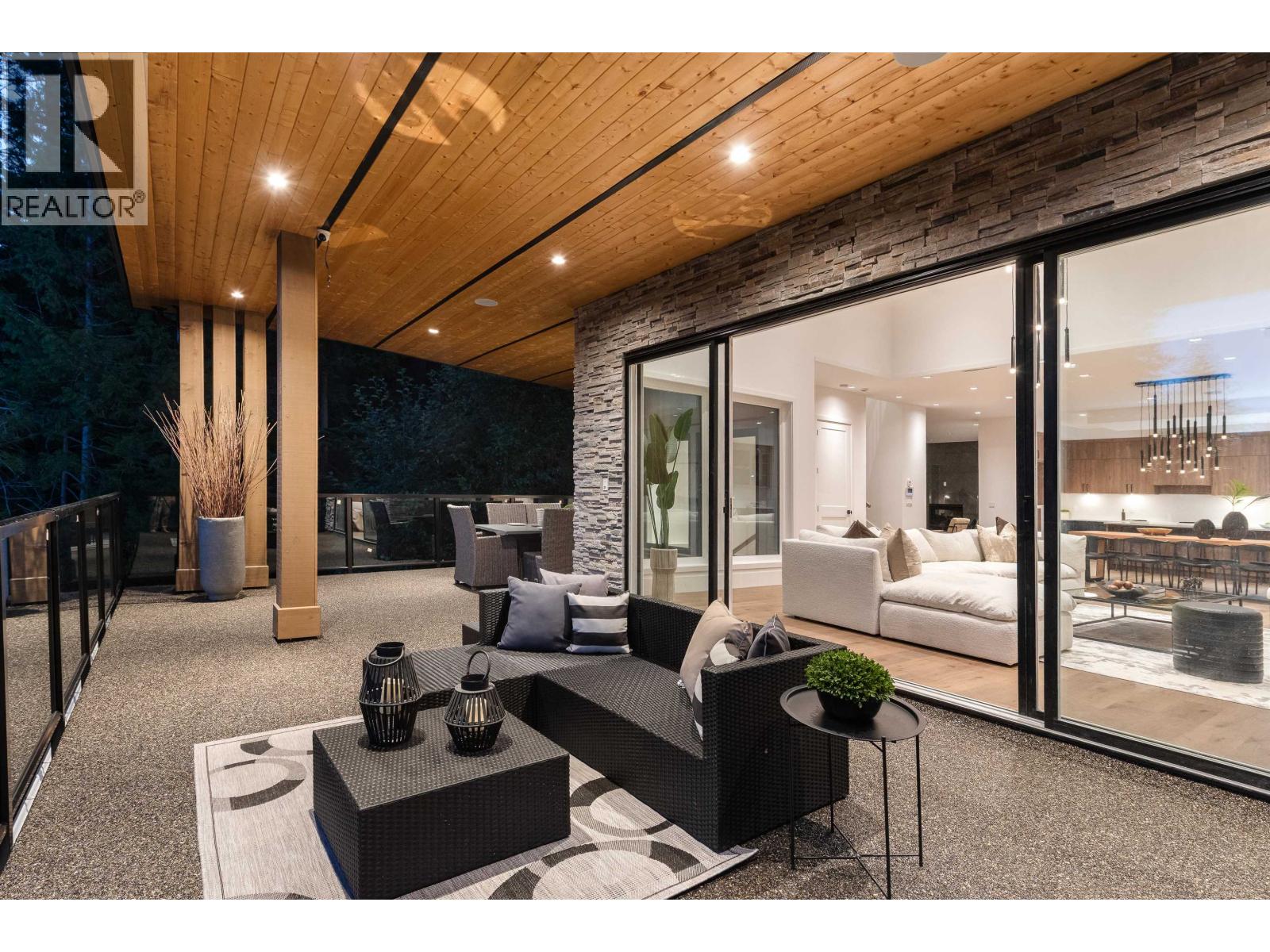 1486 Coast Meridian Road, Coquitlam, British Columbia  V3E 0C4 - Photo 16 - R3076740